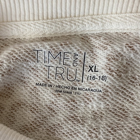 Time and Tru Cheetah print crew neck sweatshirt with ribbed trim, XL 16/18 - Picture 7 of 7